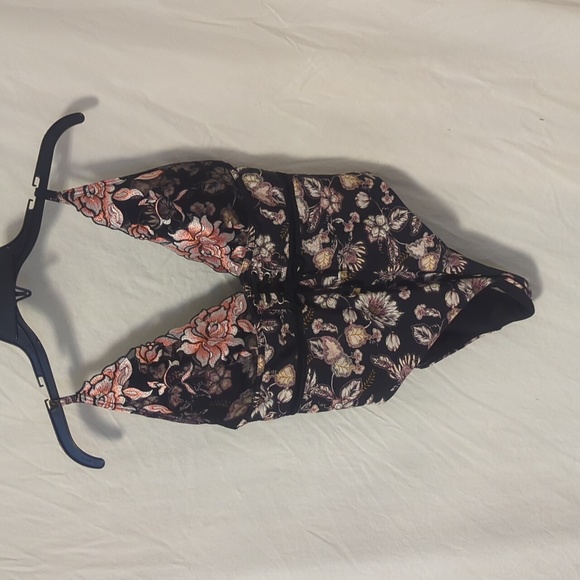 NWT Asos floral embroidered swimsuit - Picture 4 of 11